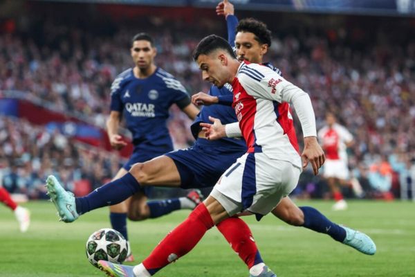 Bình luận Arsenal vs PSG VAR – Khi hy vọng vụn vỡ trong tiếng thở dài